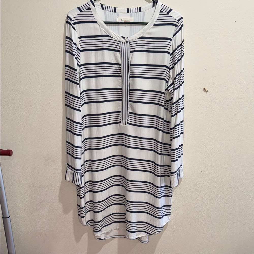 Two by Vince Camuto White and Navy Striped Henley Dress